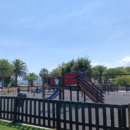Medusa Beach Apartment, 아스프로발타 외부 사진
